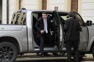 Vědci varují Babiše před Macinkou: Nedělejte kozla zahradníkem - Novinky